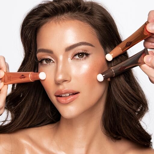 BEAUTY LIGHT WAND & HOLLYWOOD CONTOUR KIT – ET UUNNVÆRLIG KINNSETT