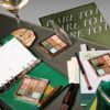 CHARLOTTES PALETT MED SKJØNNHETSFREMHEVENDE ØYETRENDER: EMERALD EFFECT
