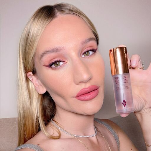 CHARLOTTES PRISBELØNNTE TRIO FOR EN STRÅLENDE HUD – Hudpleiesett og makeup-set
