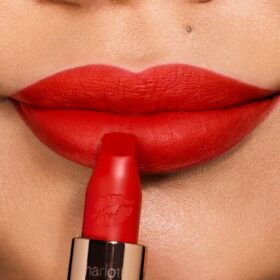 Hot Lips FORTELLER LAURA