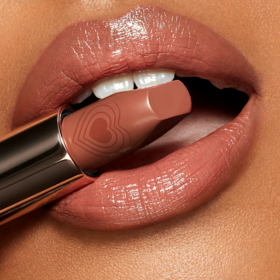 K.I.S.S.I.N.G NUDE ROMANCE