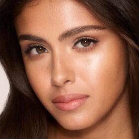 UNREAL SKIN SHEER GLOW TINT HYDRATING FOUNDATION STICK 7 MEDIUM